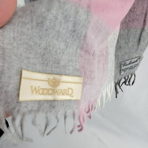 Woodward Cashmink Scarf 100% PolyAcryl Made West Germany Gray Pink Fringed Color - Picture 4 of 6